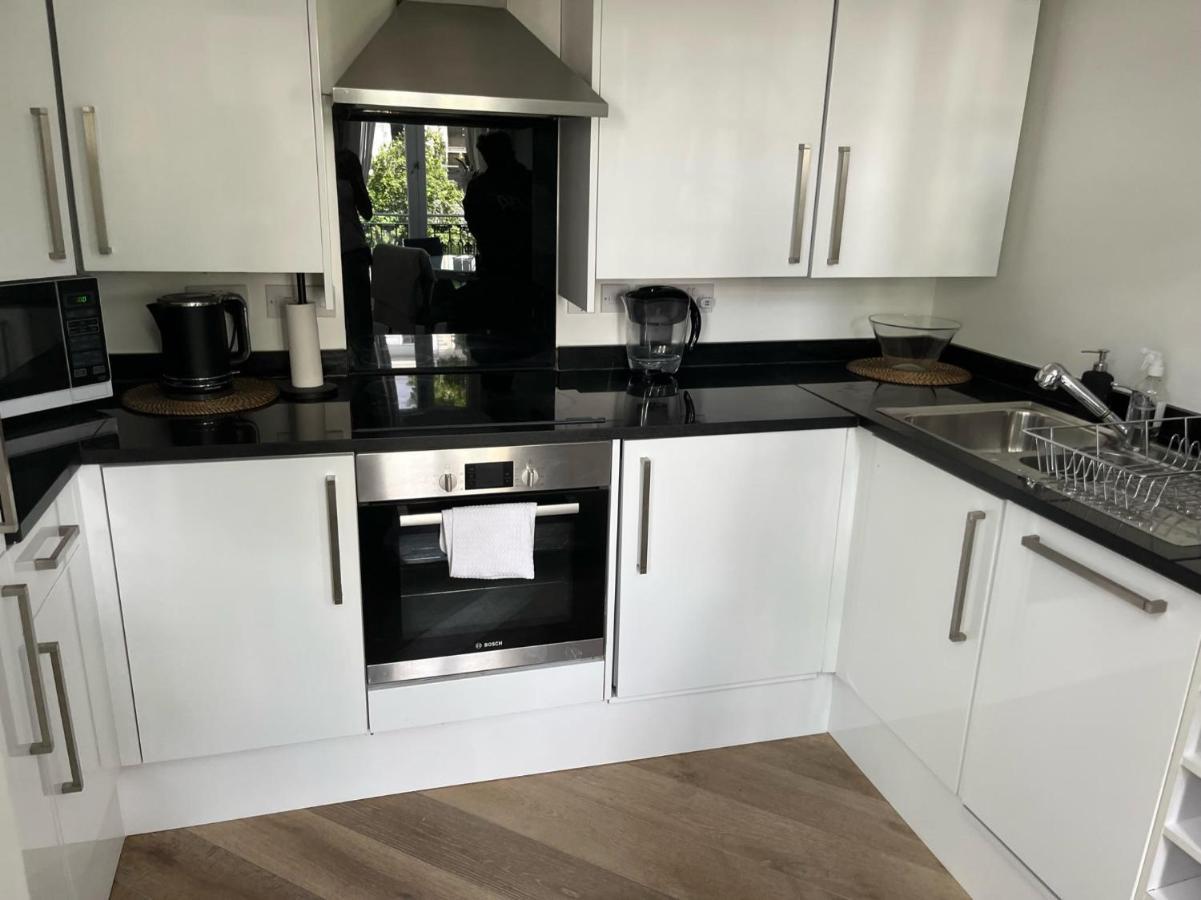 2-4 Bedroom 2 Roof Terraces Prime Notting Hill *